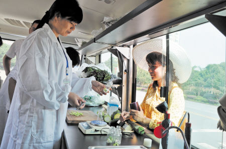 挑選食品安全檢測(cè)車廠家，需要注意這3點(diǎn)