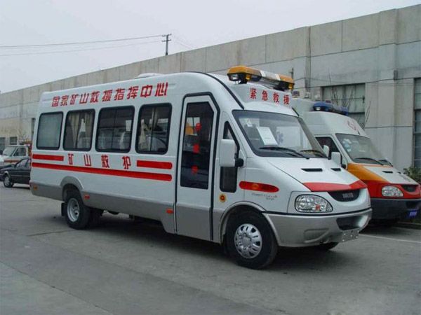 救護車生產(chǎn)廠家的發(fā)展趨勢如何？一篇文章告訴你。01